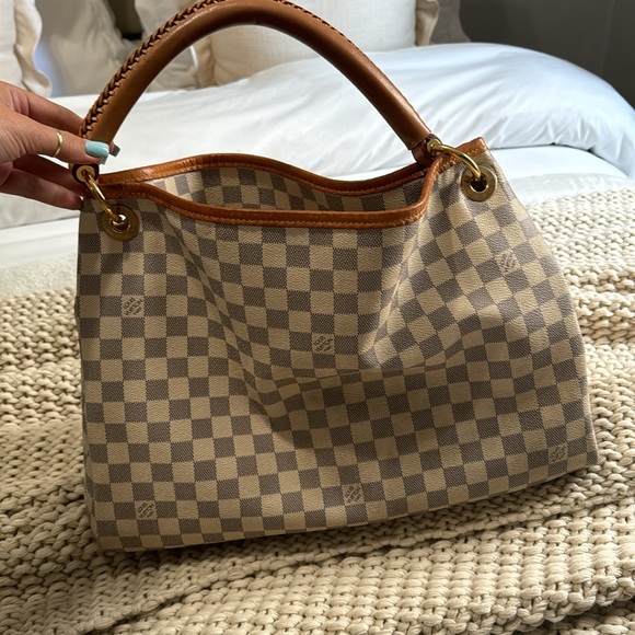 LOUIS VUITTON ARTSY MM newest design edition. Great condition. - Picture 4 of 7